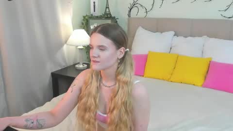 emma__peach online show from May 2026 10:36:01 AM