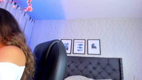 Emma online show from February 2025 03:41:02 PM