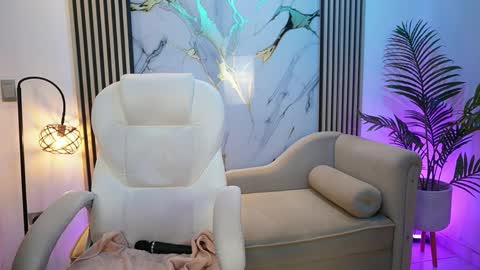 emma__walkerr_ online show from April 2026 07:08:01 PM