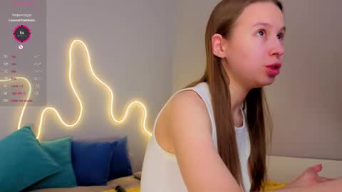 Snapshot of emma_clon chatting on June 2026 01:21:02 AM Emma online show from June 2026 01:21:02 AM
