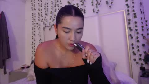 emma_johnson_ online show from April 2026 02:44:02 AM