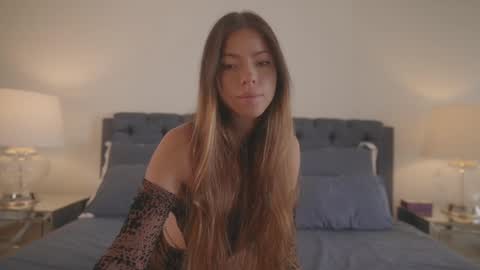 emma_lu1 online show from January 2025 06:43:01 PM