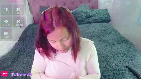 Snapshot of emma_luna1986 chatting on January 2025 02:43:02 AM Emma online show from January 2025 02:43:02 AM