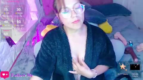 Snapshot of emma_luna1986 chatting on March 2025 05:20:01 AM Emma online show from March 2025 05:20:01 AM