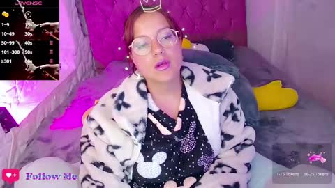 Snapshot of emma_luna1986 chatting on March 2025 03:56:01 AM Emma online show from March 2025 03:56:01 AM