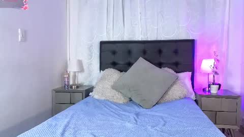 Snapshot of emma_martiin chatting on July 2026 12:27:01 AM Im Emma online show from July 2026 12:27:01 AM