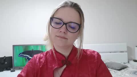 emma_misty_ online show from March 2026 08:57:02 PM