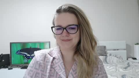 emma_misty_ online show from March 2026 08:12:01 PM