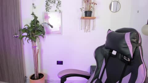 Emma online show from May 2026 04:03:01 PM