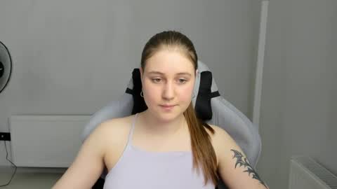 Snapshot of emma_sweettyy chatting on June 2026 12:09:02 PM Emma online show from June 2026 12:09:02 PM