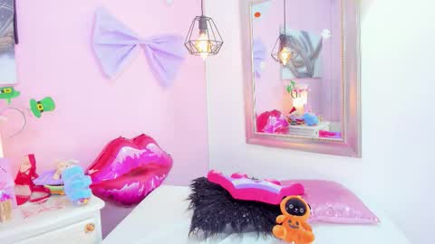 Emma  online show from March 2026 05:30:01 PM