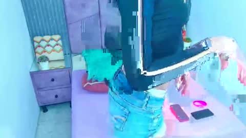 emmaLogge online show from December 2025 08:47:02 PM