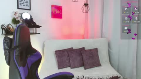 Emmi Cam online show from June 2026 01:10:02 PM