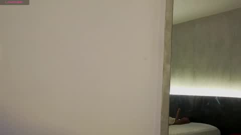 emmi_collins online show from April 2026 08:26:01 PM