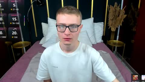 Snapshot of emmit_barker chatting on May 2026 06:10:01 AM Emmit online show from May 2026 06:10:01 AM
