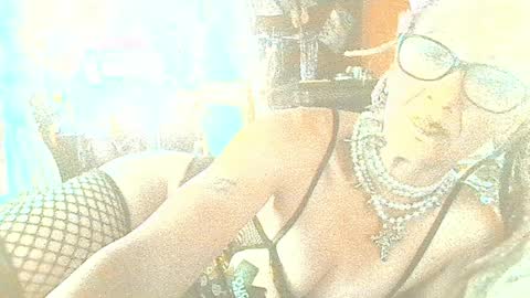 emmybaby5250 online show from March 2026 11:33:01 PM