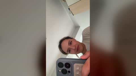 endlessvelour online show from May 2026 10:42:02 AM