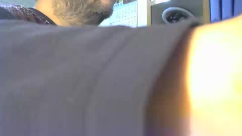 engin_83 online show from April 2026 08:33:01 PM