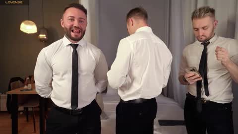 Johnny online show from September 2025 03:17:02 PM