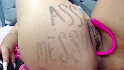 Snapshot of eny_dirty chatting on December 2024 06:16:01 PM Enny Dirty online show from December 2024 06:16:01 PM