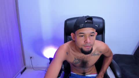 enyel_100 online show from May 2026 01:56:01 AM