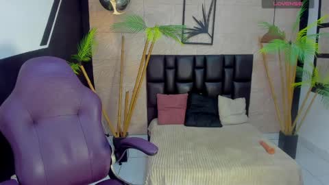 epril_zoyert online show from March 2026 07:30:02 PM