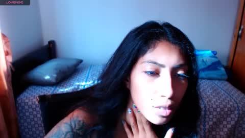 Snapshot of eren_mikasa chatting on November 2025 08:19:01 PM sofia online show from November 2025 08:19:01 PM