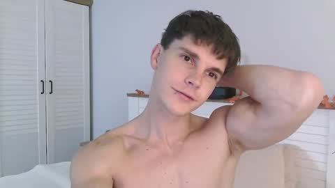 Eric Crush online show from October 2025 03:58:02 AM