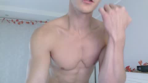 Eric Crush online show from November 2025 03:49:01 AM