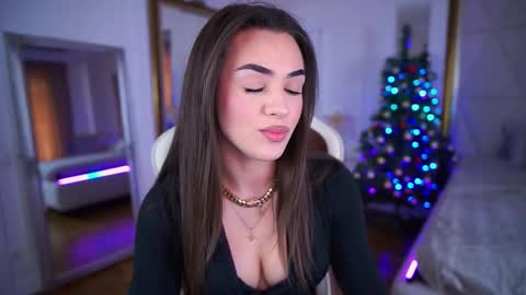 Erica online show from December 2025 08:12:02 AM