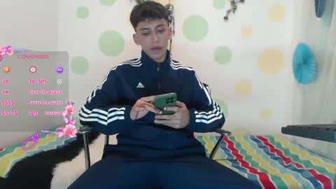 Snapshot of erik_lion chatting on December 2024 01:37:01 AM Jhon online show from December 2024 01:37:01 AM