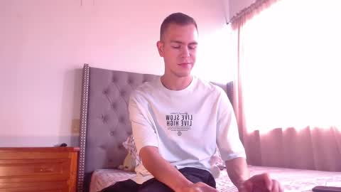 Snapshot of erik_rodriguez chatting on February 2026 03:54:02 PM Erik rodriguez online show from February 2026 03:54:02 PM