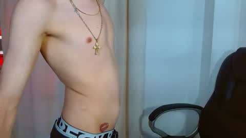 eroboyxox online show from February 2026 08:40:02 PM