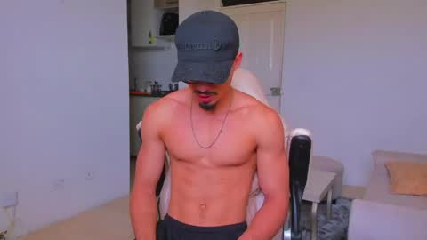 eros_becker_ online show from May 2026 04:04:02 PM
