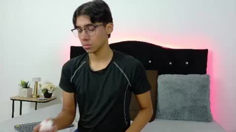 Snapshot of eros_lux1 chatting on June 2026 12:52:02 PM Eros Lux1 online show from June 2026 12:52:02 PM