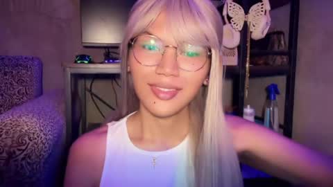 Chelliane online show from April 2026 01:25:02 AM