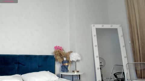 Esme Runn online show from November 2025 03:27:02 AM