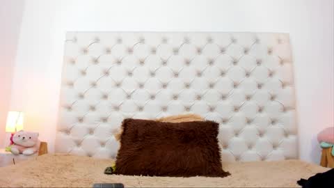 esmeralda  online show from April 2026 07:58:01 PM