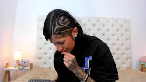 esmeralda  online show from April 2026 12:08:02 PM