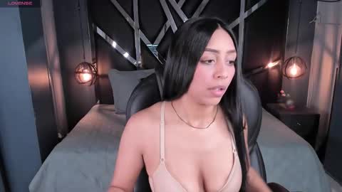 Esmeralda online show from March 2026 07:41:01 PM