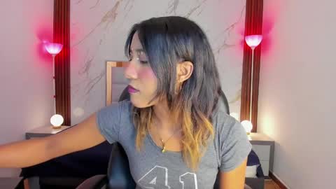 esperanzamora online show from May 2026 11:48:01 AM