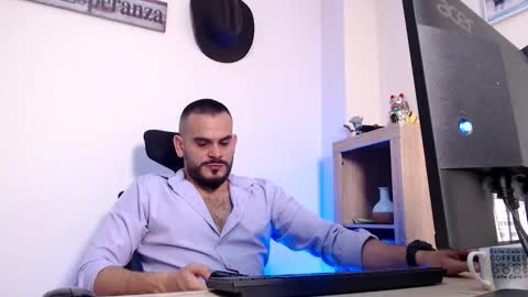 Esteban Fernandez online show from February 2026 07:51:01 AM