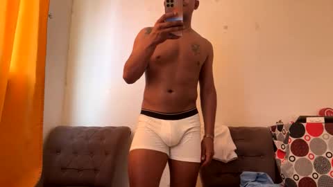 wailer1996 online show from November 2025 06:30:01 PM