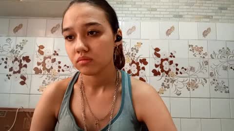 estellekirbo online show from March 2026 01:11:01 PM