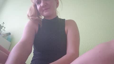 estrellawalters online show from January 2025 10:32:02 AM