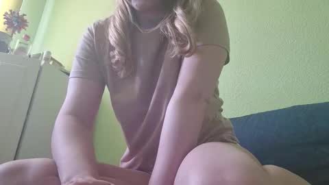 estrellawalters online show from March 2025 12:56:02 PM