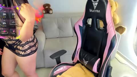 Eva   online show from October 2025 12:39:02 AM