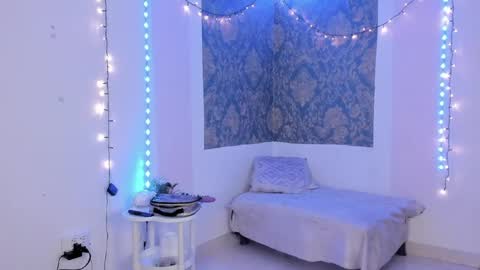 Eva  online show from April 2026 10:19:02 AM