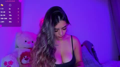 Eva Shinee online show from October 2025 11:52:02 AM