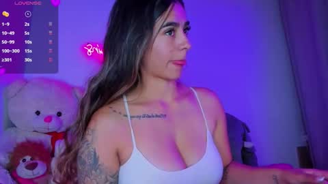 Eva Shinee online show from November 2025 11:20:01 AM